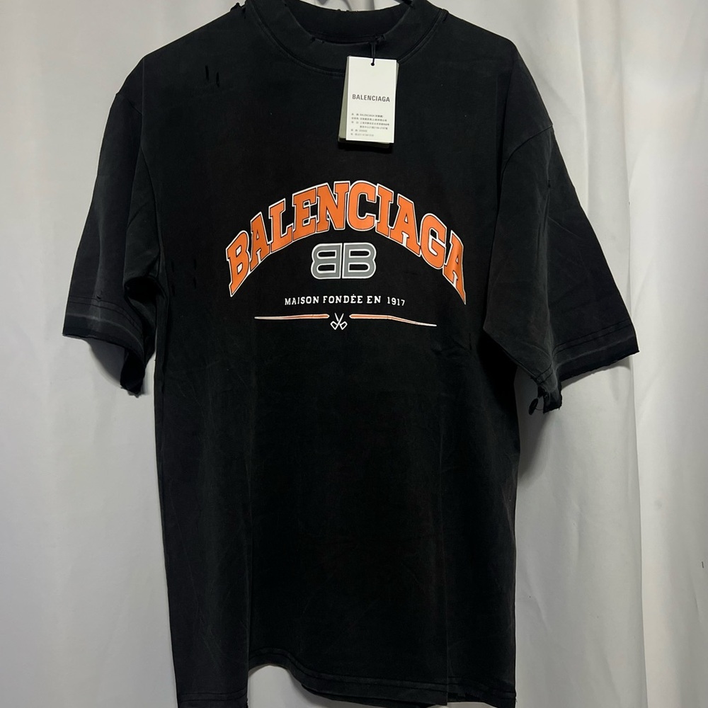 BB | Unisex Designer Black Graphic T-Shirt! Never worn!